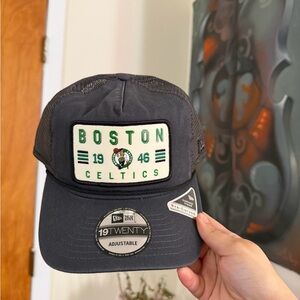 New Era Black/Gray 19TWENTY Mesh Trucker Cap